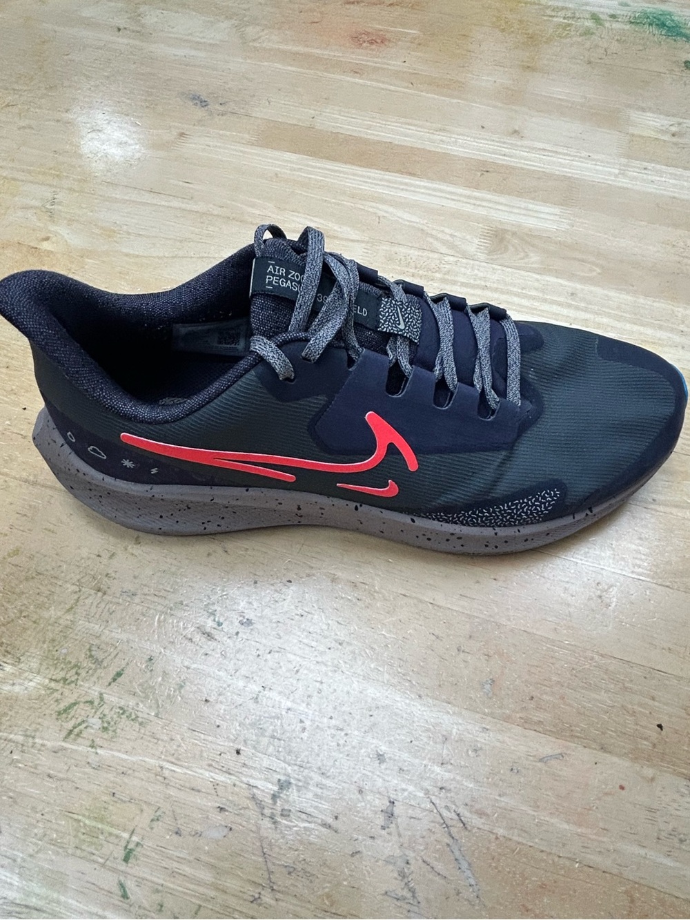 Men’s Nike Air Zoom Pegasus 39 Shield Weatherized Road Running Shoes Size 10.5